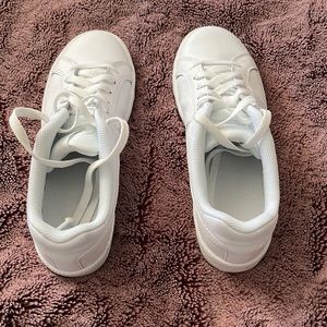 WMNS NIKE COURT ROYALE